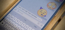 5 Emoji Jarang Dipakai,...