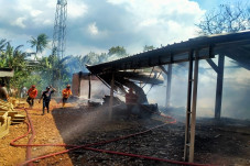 Oven Kayu Terlalu Panas,...