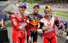Bagnaia Girang Naik...