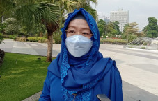 Kebut Vaksinasi di Surabaya,...