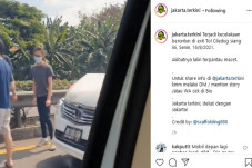 Tabrakan Beruntun di...