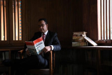 Anies Baca Buku Perintis...