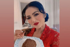 Cantik dan Anggun, Krisdayanti...