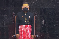 Wapres Maruf Amin Pilih...
