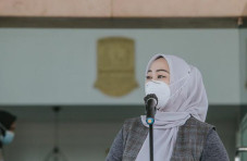 Bupati Karawang Ancam...