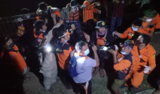 Balapan Renang dengan...