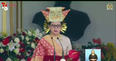 Puan Maharani Kenakan...