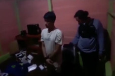 Berwajah Ganteng Bak...