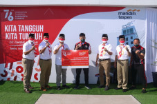 Harumkan Bangsa, Bank...