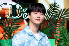 Young K DAY6 Umumkan...