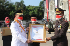 Aktif Bantu Tangani...