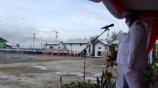 Bupati Elisa Kambu Pimpin...
