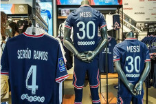 Penjualan Jersey Lionel...