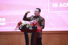 Peringatan Hari Konstitusi...