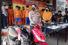Polres Karawang Ringkus...