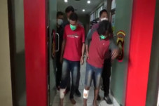 Habisi Juru Parkir yang...