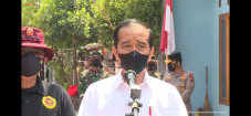 Jokowi Apresiasi Vaksinasi...
