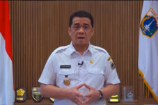 Kisruh Pemasangan Bendera...