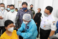 Jakarta Canangkan Vaksinasi...