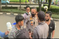 Pedagang Kopi Starling...