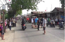 Tersenggol saat Menyalip,...