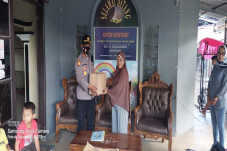 Polresta Manado Berikan...