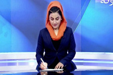 Presenter Wanita Ini...