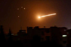 Israel Lancarkan Serangan...