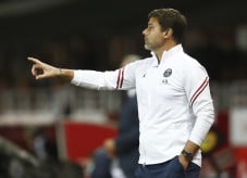 PSG Kalahkan Brest di...
