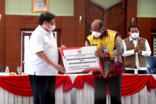 Fokus PPKM Level 4 di...