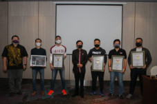 RIOT Pecahkan Rekor...