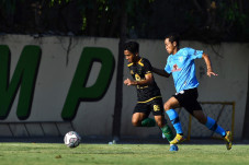 Pelatih Persela Tekankan...