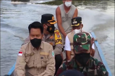 Gunakan Ketingting Lintasi...