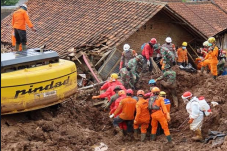 Relokasi Korban Tragedi...