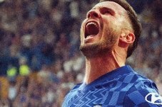 Kiper Chelsea Bikin...