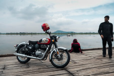 Royal Enfield Classic...