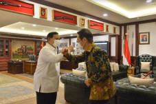 Dikunjungi Dubes Jepang,...