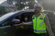Antar Anak ke RS, Kendaraan...