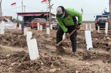 Makam Ambles di TPU...
