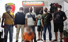 Mengaku Kerasukan Setan,...