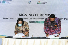 Petrokimia Gresik Gandeng...