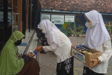 MNC Peduli Dukung Santri...