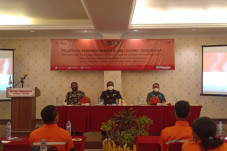 Pemandu Wisata Gua Dilatih...