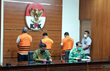 KPK Kembali Menahan...