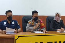 Polisi Periksa Saksi...