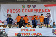 Diciduk Polisi, Oknum...