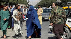 Burqa Laris Manis di...