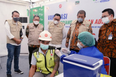 Bangkitkan Proyek Konstruksi...