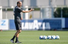 Rombak Strategi Juventus,...