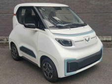 Wuling Siapkan Mobil...